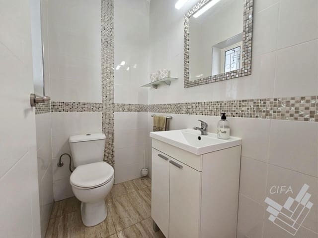 Pareado de 3 habitaciones en Vinaròs en venta con garaje - 278.000 € (Ref: 9565296)