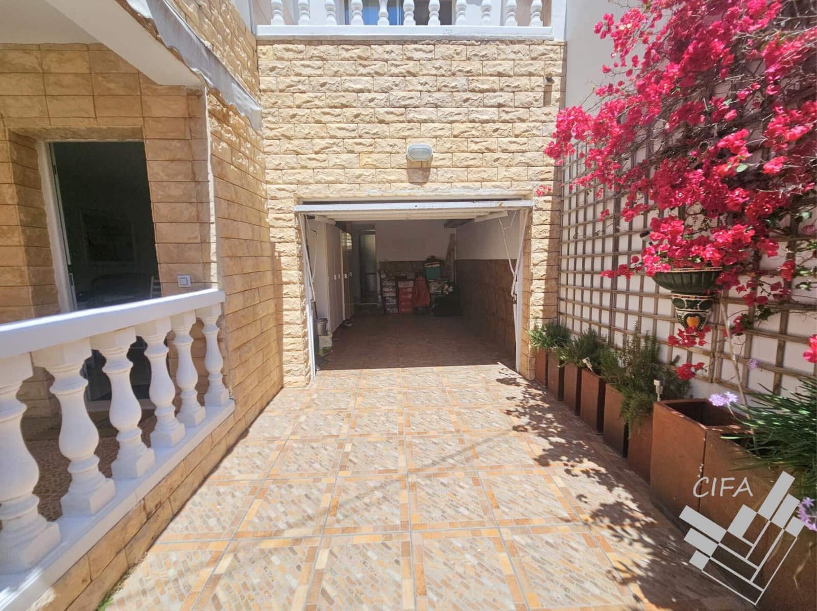 3 bedroom Semi-detached Villa for sale in Vinaros with garage - € 278,000 (Ref: 9565296)