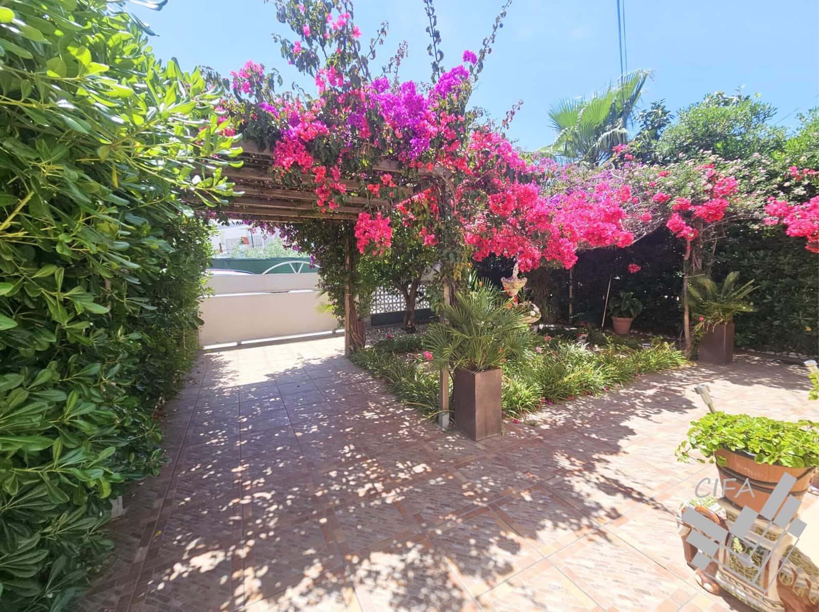 3 bedroom Semi-detached Villa for sale in Vinaros with garage - € 278,000 (Ref: 9565296)