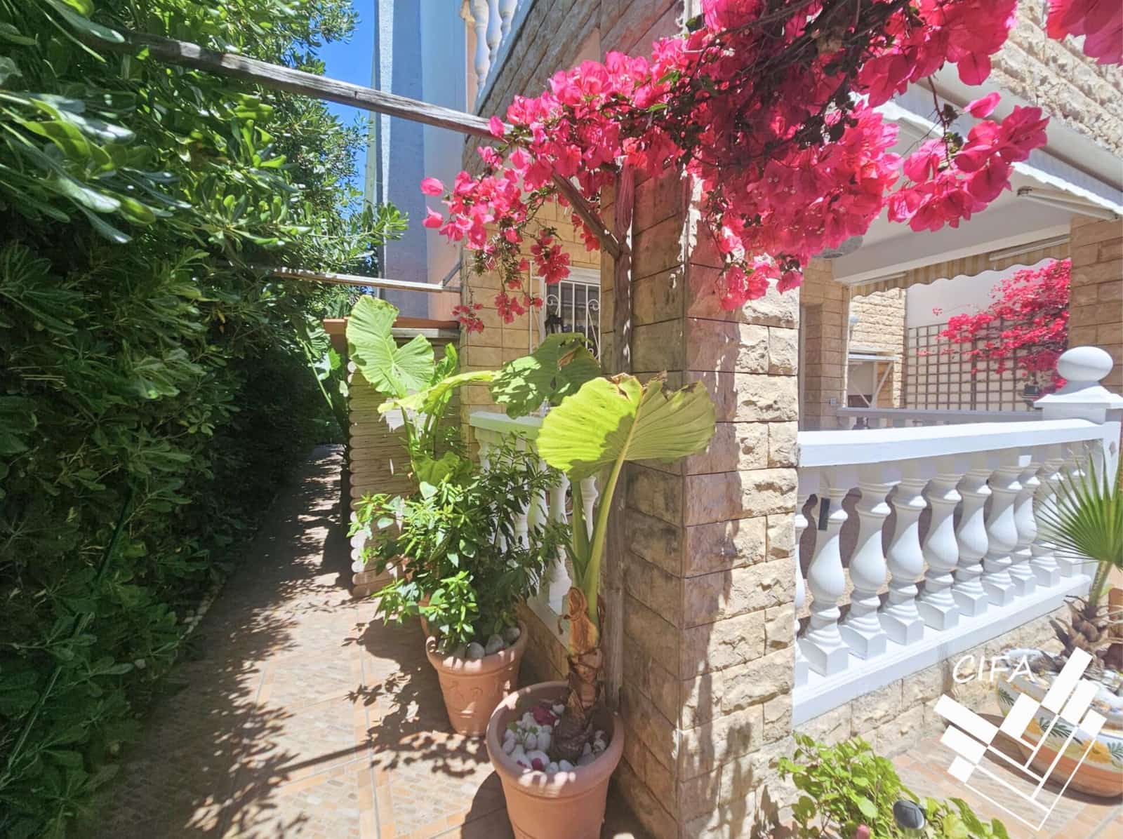 3 bedroom Semi-detached Villa for sale in Vinaros with garage - € 278,000 (Ref: 9565296)