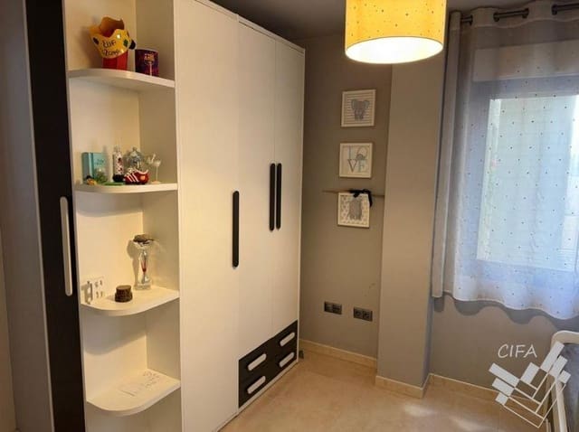 3 bedroom Flat for sale in Vinaròs - € 195,000 (Ref: 9615502)