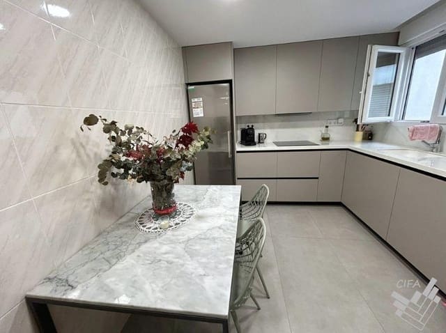 5 sovrum Radhus till salu i Vinaròs med garage - 550 000 € (Ref: 9666536)