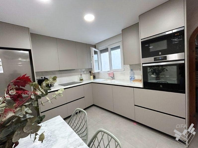 5 sovrum Radhus till salu i Vinaros med garage - 550 000 € (Ref: 9666536)