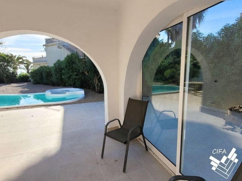3 bedroom Villa for sale in Vinaros with pool - € 398,000 (Ref: 9677515)