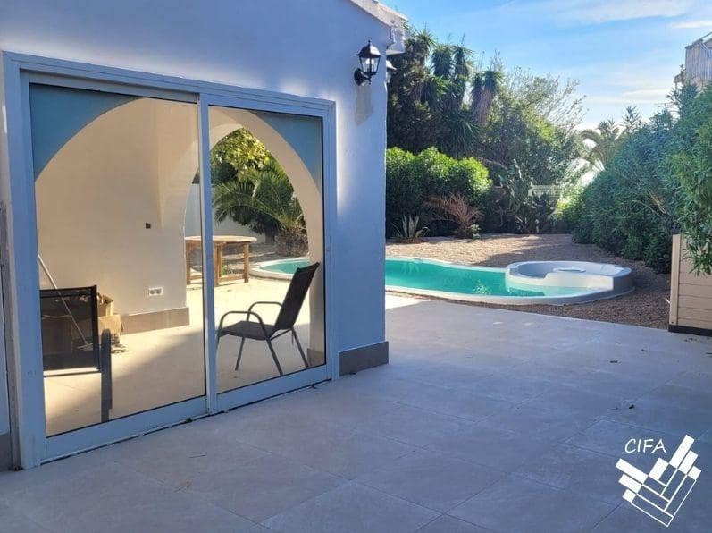 3 bedroom Villa for sale in Vinaros with pool - € 398,000 (Ref: 9677515)