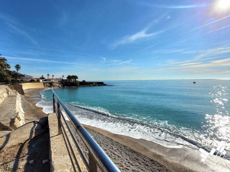 3 bedroom Villa for sale in Vinaros with pool - € 398,000 (Ref: 9677515)