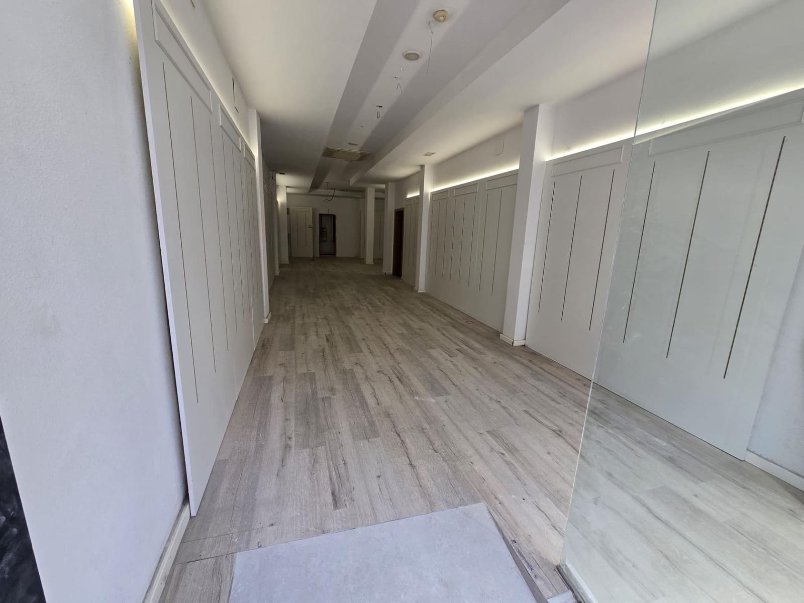 Commercial for rent in Vinaros - € 1,500 (Ref: 9686478)