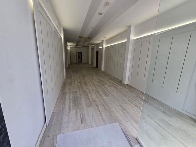 Gewerbe zu vermieten in Vinaròs - 1.500 € (Ref: 9686478)