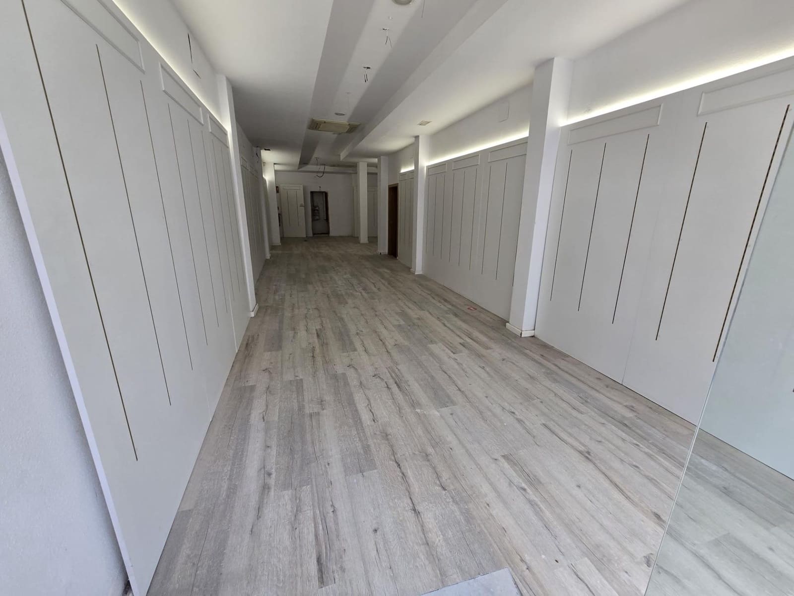 Commercial for rent in Vinaros - € 1,500 (Ref: 9686478)