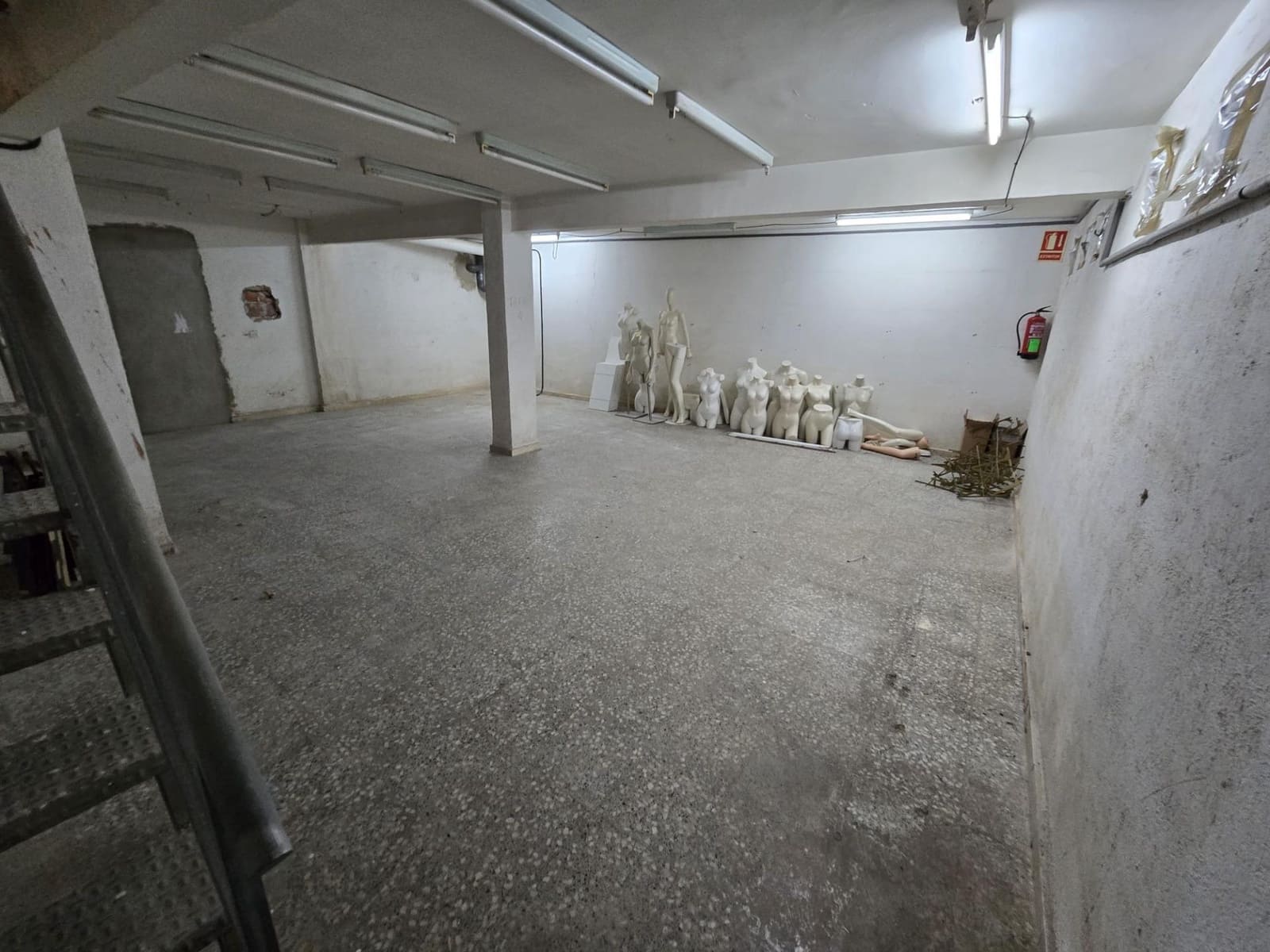 Commercial for rent in Vinaros - € 1,500 (Ref: 9686478)