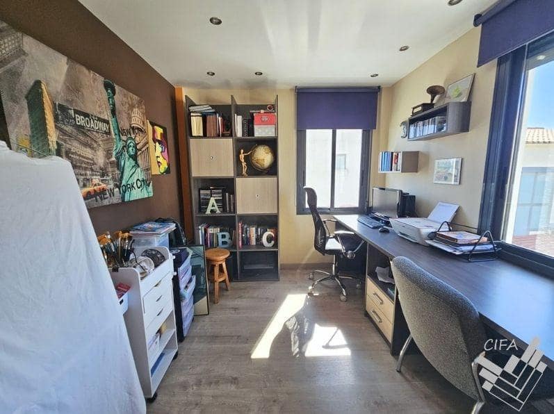 3 bedroom Semi-detached Villa for sale in Peniscola with pool - € 260,000 (Ref: 9729337)