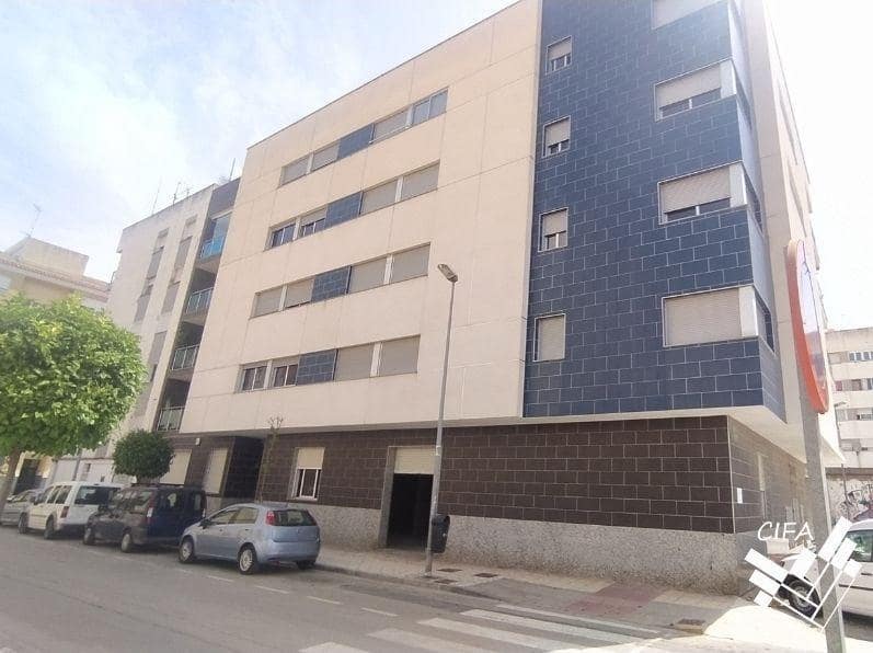 Commercial for rent in Vinaros - € 700 (Ref: 9738588)