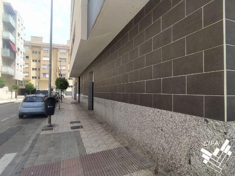 Commercial for rent in Vinaros - € 700 (Ref: 9738588)