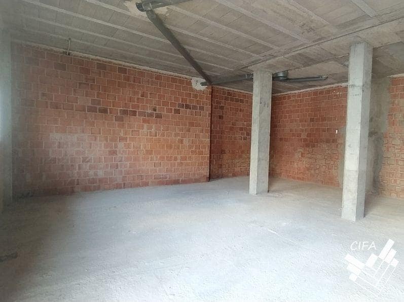 Commercial for rent in Vinaros - € 700 (Ref: 9738588)