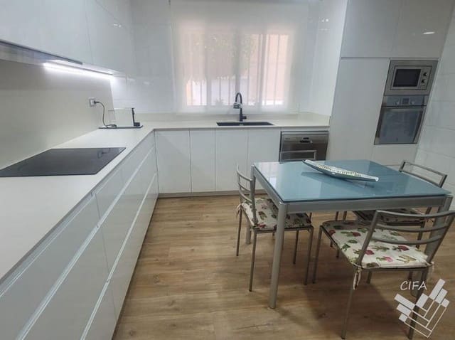 3 bedroom Apartment for sale in Vinaròs with garage - € 280,000 (Ref: 9741763)