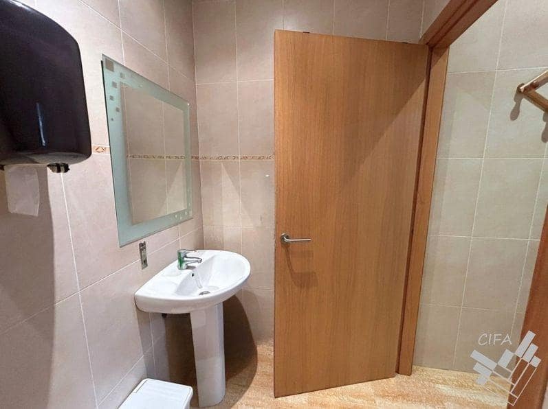 Commercial for sale in Benicarlo - € 105,000 (Ref: 9800641)
