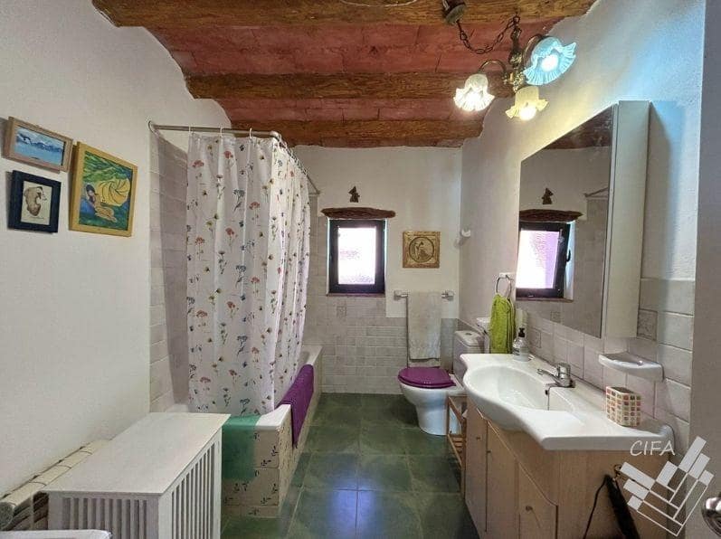 4 quarto Moradia Geminada para venda em Ulldecona - 180 000 € (Ref: 9808008)