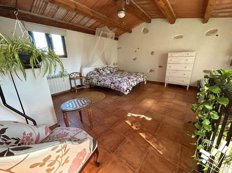 4 quarto Moradia Geminada para venda em Ulldecona - 180 000 € (Ref: 9808008)