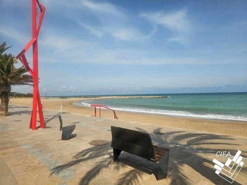 3 sovrum Radhus till salu i Vinaros med pool - 275 000 € (Ref: 9811944)