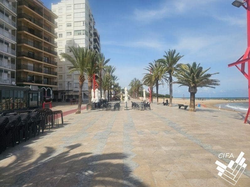 3 sovrum Radhus till salu i Vinaros med pool - 275 000 € (Ref: 9811944)