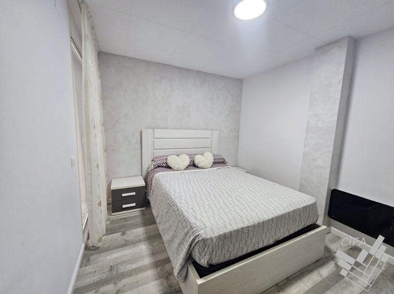 Piso de 3 habitaciones en Benicarló en alquiler - 700 € (Ref: 9813340)