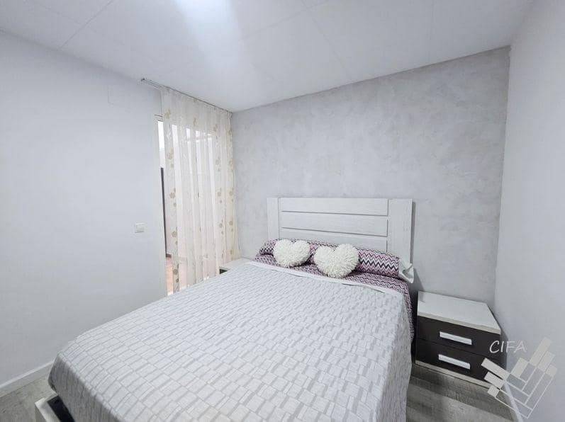 Piso de 3 habitaciones en Benicarló en alquiler - 700 € (Ref: 9813340)