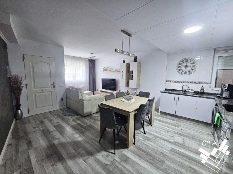 Piso de 3 habitaciones en Benicarló en alquiler - 700 € (Ref: 9813340)