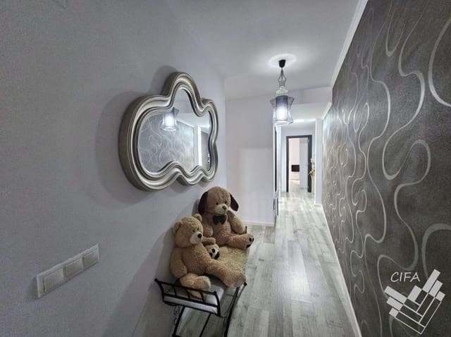 Piso de 3 habitaciones en Benicarló en alquiler - 700 € (Ref: 9813340)