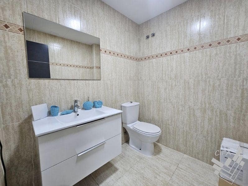 Piso de 3 habitaciones en Benicarló en alquiler - 700 € (Ref: 9813340)