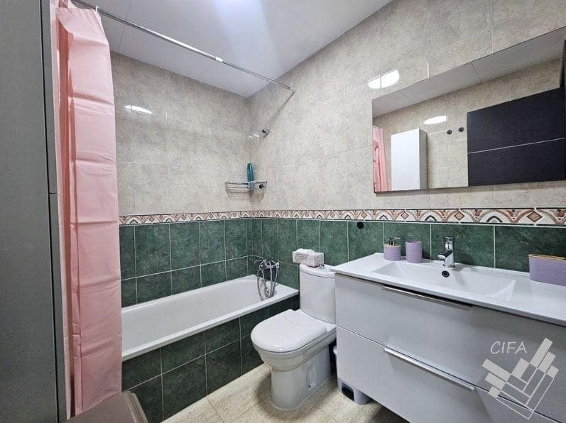 Piso de 3 habitaciones en Benicarló en alquiler - 700 € (Ref: 9813340)