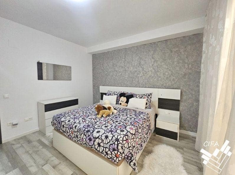 Piso de 3 habitaciones en Benicarló en alquiler - 700 € (Ref: 9813340)