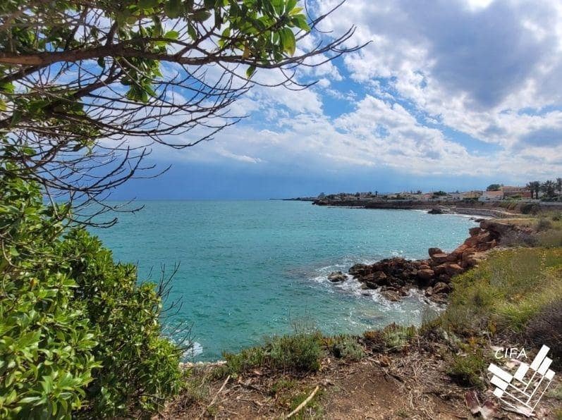 5 bedroom Villa for sale in Vinaros with garage - € 650,000 (Ref: 9839285)