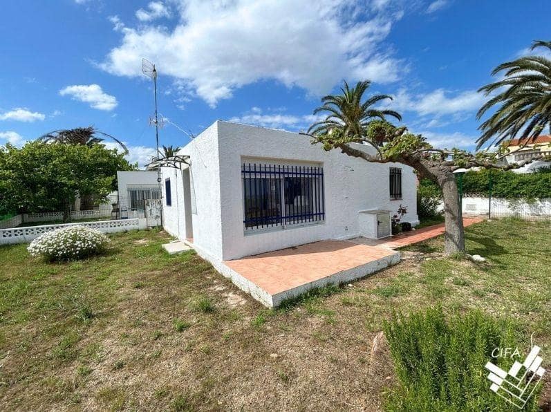 5 bedroom Villa for sale in Vinaros with garage - € 650,000 (Ref: 9839285)