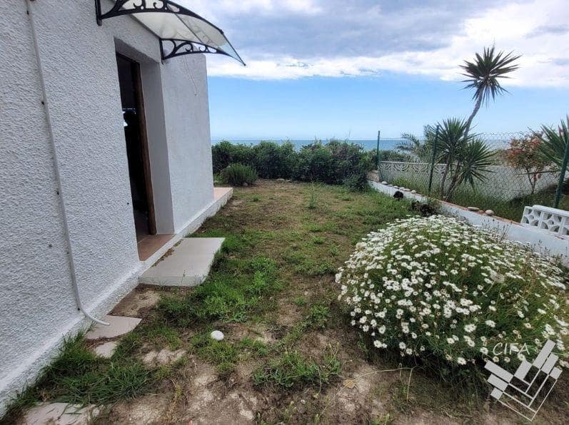 5 bedroom Villa for sale in Vinaros with garage - € 650,000 (Ref: 9839285)