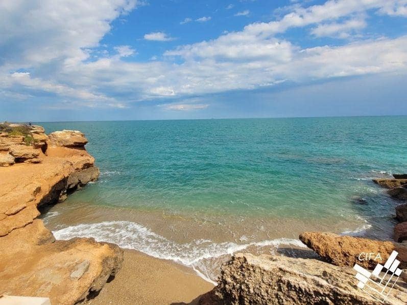 5 bedroom Villa for sale in Vinaros with garage - € 650,000 (Ref: 9839285)