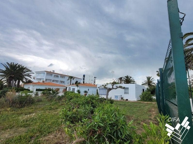 5 bedroom Villa for sale in Vinaros with garage - € 650,000 (Ref: 9839285)