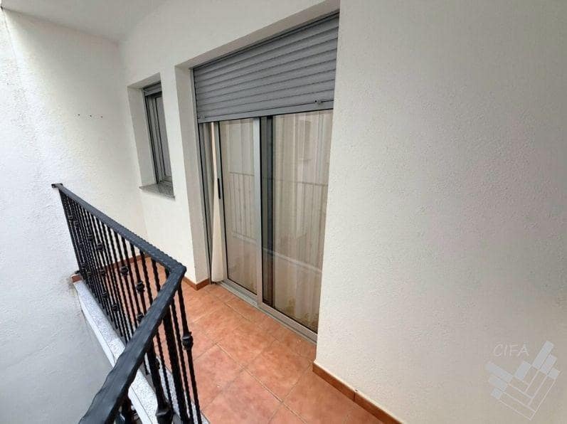 3 bedroom Flat for rent in Vinaros - € 700 (Ref: 9873534)
