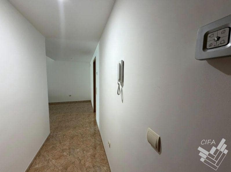 3 bedroom Flat for rent in Vinaros - € 700 (Ref: 9873534)