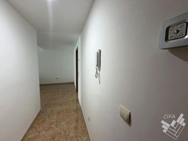 3 bedroom Flat for rent in Vinaròs - € 700 (Ref: 9873534)