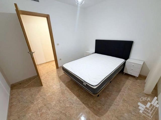 3 bedroom Flat for rent in Vinaròs - € 700 (Ref: 9873534)