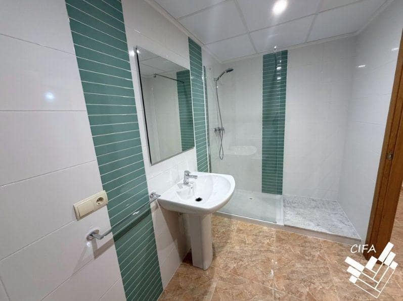 3 bedroom Flat for rent in Vinaros - € 700 (Ref: 9873534)