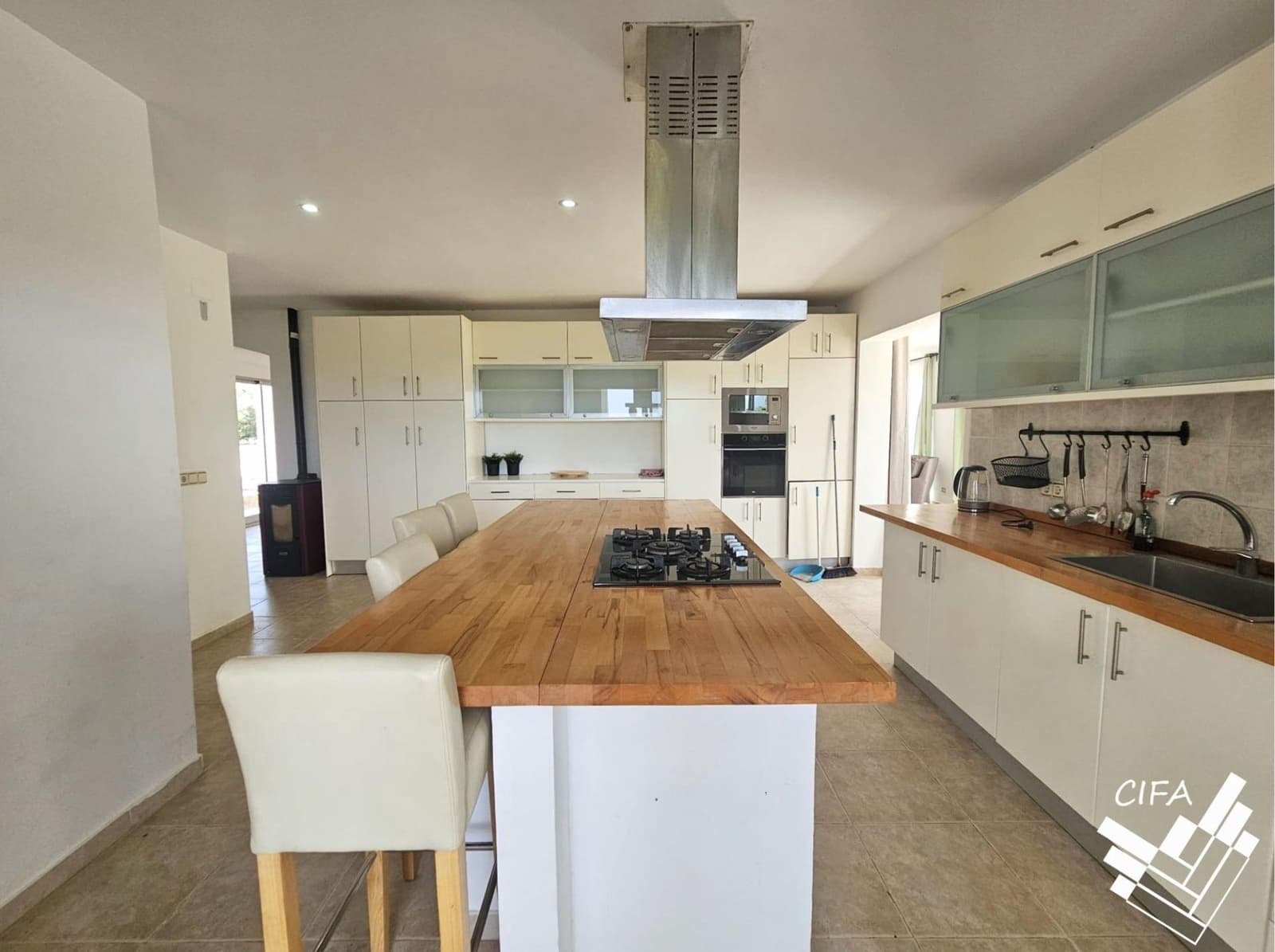 4 sovrum Villa till salu i Calig - 590 000 € (Ref: 9899203)