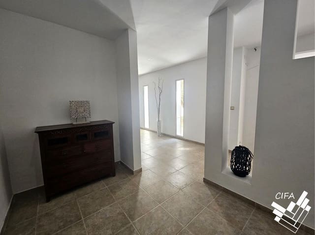 4 sovrum Villa till salu i Càlig - 590 000 € (Ref: 9899203)