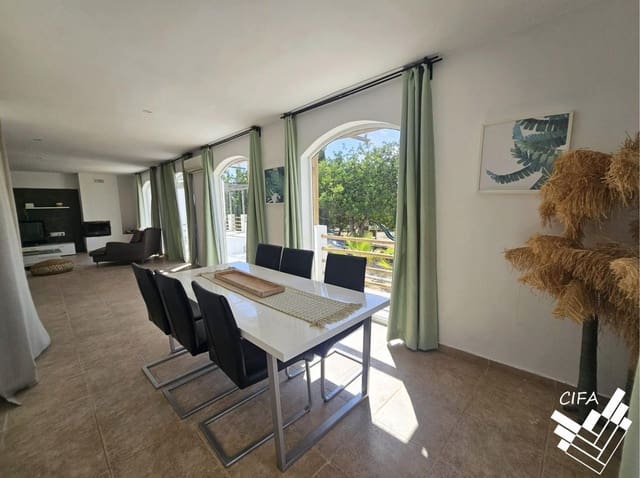 4 sovrum Villa till salu i Càlig - 590 000 € (Ref: 9899203)
