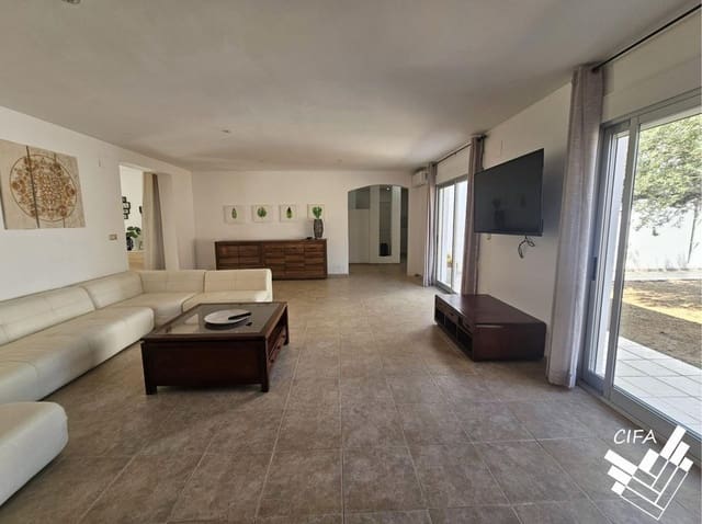 4 bedroom Villa for sale in Càlig - € 590,000 (Ref: 9899203)