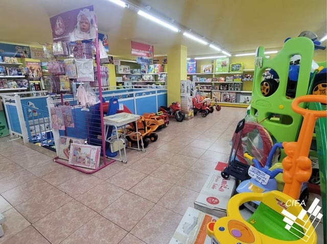 Commercieel te huur in Vinaròs - € 2.000 (Ref: 9936430)