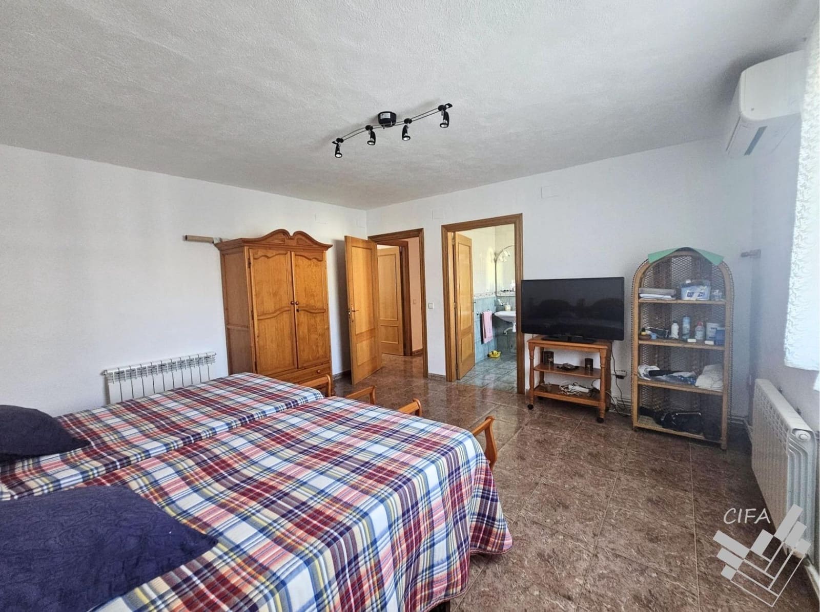 5 soverom Villa til salgs i Vinaros med garasje - € 390 000 (Ref: 9938241)