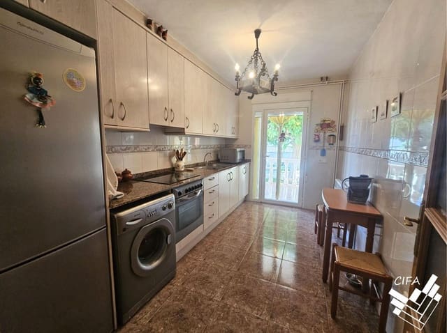 5 soverom Villa til salgs i Vinaròs med garasje - € 390 000 (Ref: 9938241)