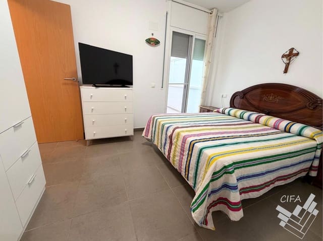 Piso de 3 habitaciones en Vinaròs en venta con piscina - 175.000 € (Ref: 9940011)