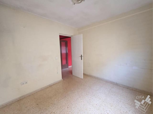 4 soveværelse Lejlighed til salg i Castelló de la Plana - € 117.600 (Ref: 9958011)